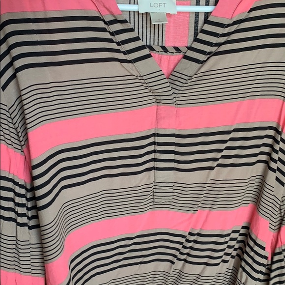 Loft Blouse w Pink, Tan & Black - Picture 3 of 5